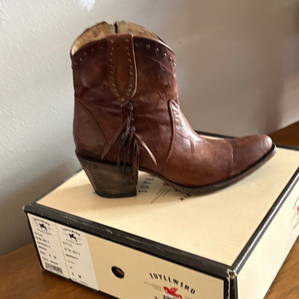 Idyllwind Rustic Brown Ankle Booties